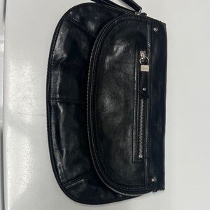 Ladies purse Nine West expandable lots of zippers